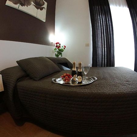 Residence Morena โรม ภายนอก รูปภาพ